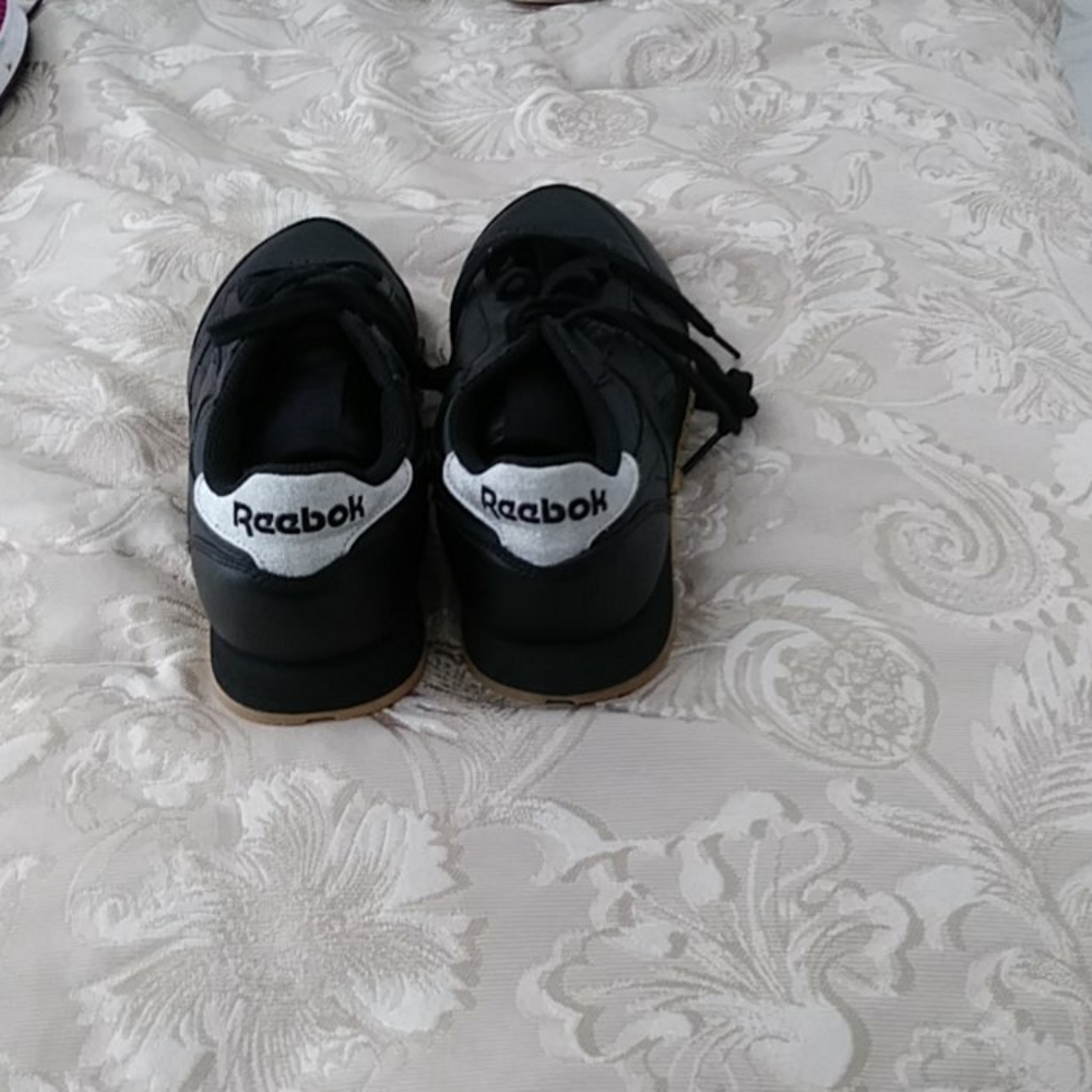 Shoes - Picture 2 of 3